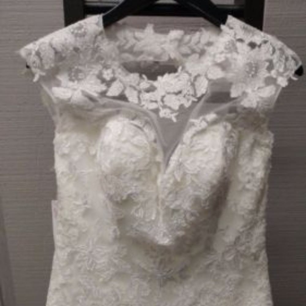 Casablanca Bridal dress 085 size 12